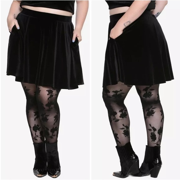 Hot Topic 2X Velvet Skater Pocket Skirt NEW - Picture 1 of 15